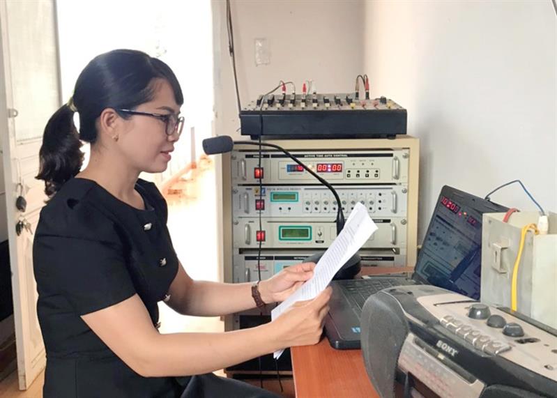 Các bản tin phát tại trạm truyền thanh cơ sở luôn được đổi mới, đáp ứng nhu cầu thông tin ngày càng cao của người dân.