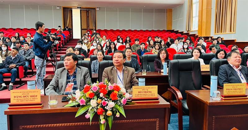 Lãnh đạo các Ban xây dựng Đảng và đại diện các sở, ngành, đơn vị, thành viên Hội Đồng thi tuyển tham dự lễ khai mạc.