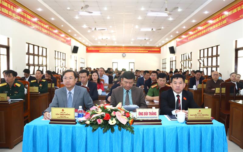 Đại biểu dự Kỳ họp.