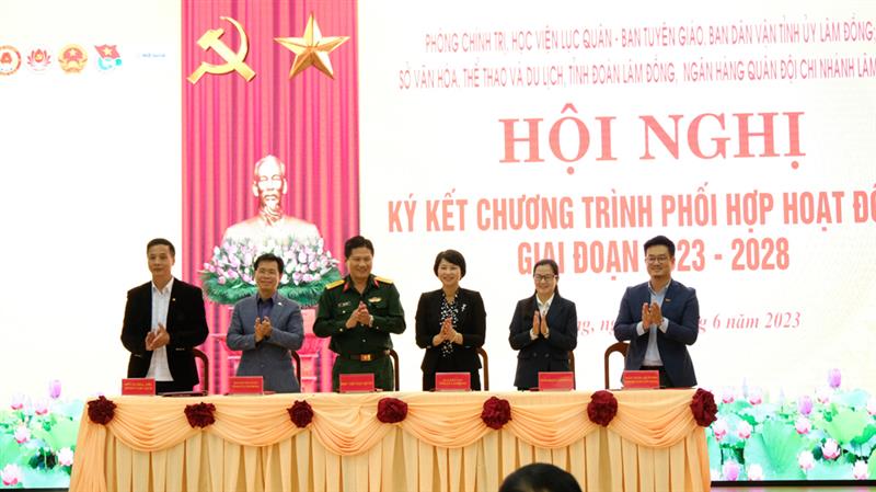 Phòng Chính trị chủ trì tổ chức Hội nghị ký kết chương trình phối hợp.