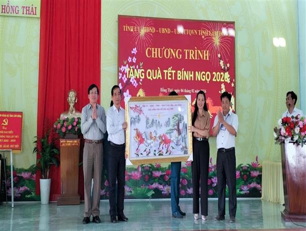 Lãnh đạo Tỉnh ủy thăm, chúc Tết một số cơ quan tại khu vực phía Đông của tỉnh
