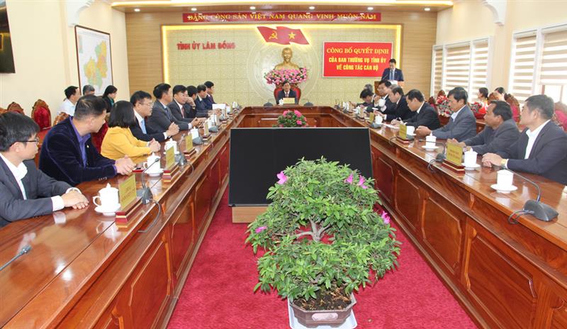 Các đại biểu tham dự hội nghị.