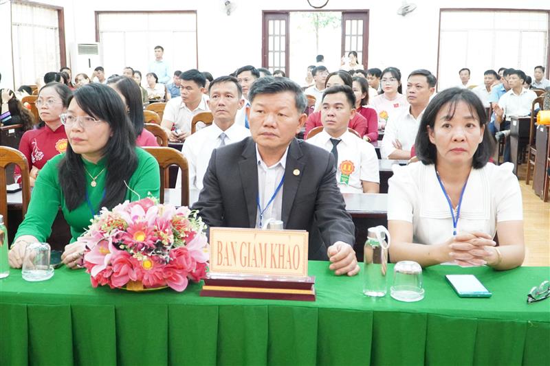 Các thành viên Ban Giám khảo tham gia hội thi