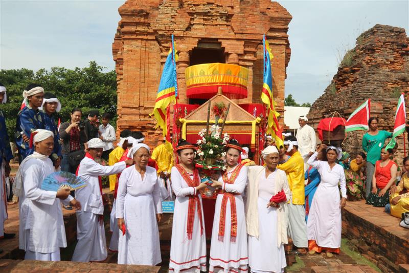 Trong nhiều năm qua, nhiều tri thức bản địa ở khu vực phía Đông Lâm Đồng đang miệt mài bảo tồn, phát huy văn hóa của dân tộc