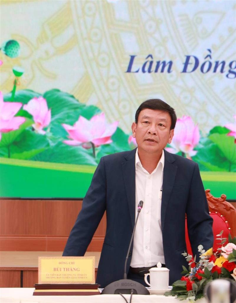 Đồng chí Bùi Thắng - Ủy viên Ban Thường vụ, Trưởng Ban Tuyên giáo Tỉnh ủy định hướng thông tin tuyên truyền tháng 6/2024.
