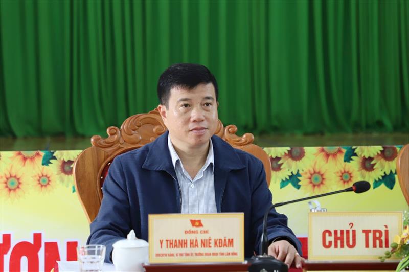Đồng chí Y Thanh Hà Niê Kđăm, Ủy viên Ban Chấp hành Trung ương Đảng, Bí thư Tỉnh ủy, Trưởng Đoàn ĐBQH tỉnh Lâm Đồng chủ trì buổi làm việc với Đảng ủy xã Thuận An