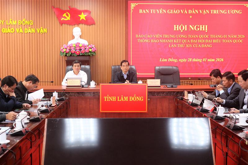 Các đồng chí chủ trì Hội nghị Các đồng chí chủ trì Hội nghị