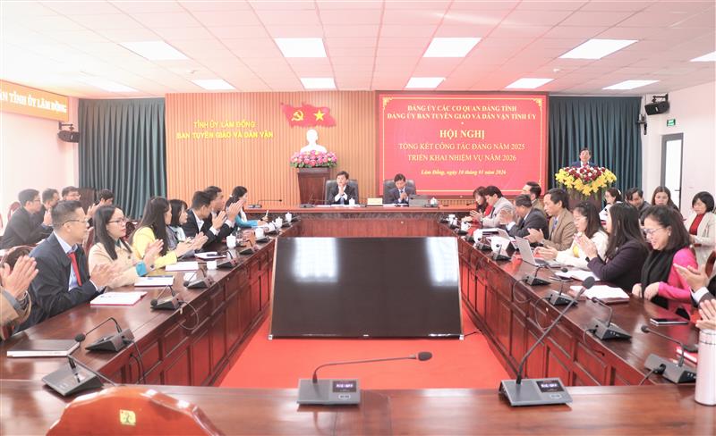 Quang cảnh hội nghị.