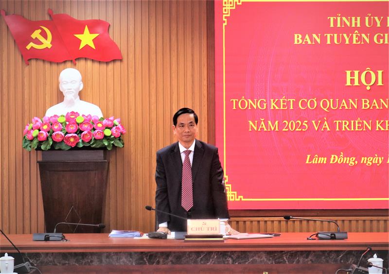 Đ/c Võ Thanh Bình, Ủy viên Ban Thường vụ Tỉnh ủy, Trưởng Ban Tuyên giáo và Dân vận Tỉnh ủy phát biểu khai mạc hội nghị.