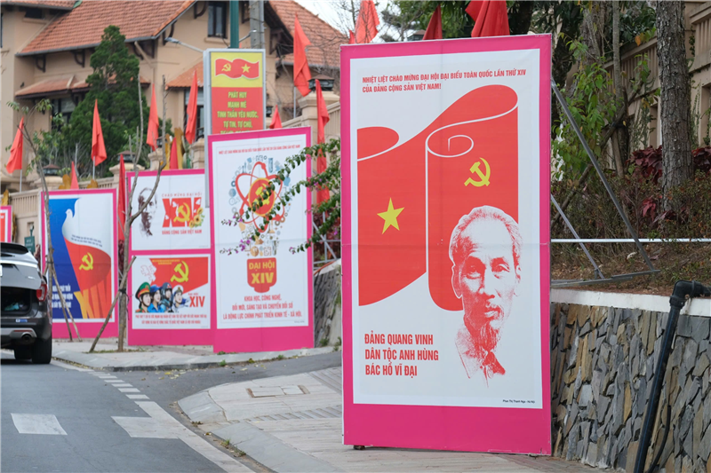 Lâm Đồng đẩy mạnh tuyên truyền, cổ động trực quan không chỉ làm đẹp diện mạo đô thị, mà còn khơi dậy niềm tin, niềm tự hào và sự đồng thuận của cán bộ, đảng viên và Nhân dân đối với sự lãnh đạo của Đảng, góp phần củng cố quyết tâm xây dựng và phát triển thành phố ngày càng văn minh, hiện đại.