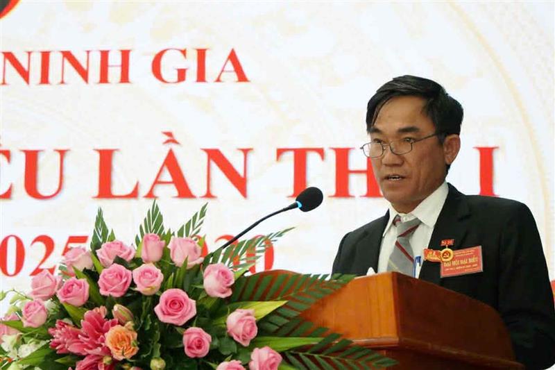 Các đại biểu tham luận tại Đại hội