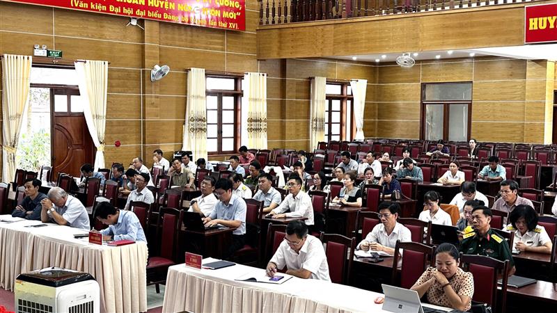 Các đại biểu tham gia Hội nghị tại điểm cầu xã Quốc Oai, huyện Đạ Tẻh.