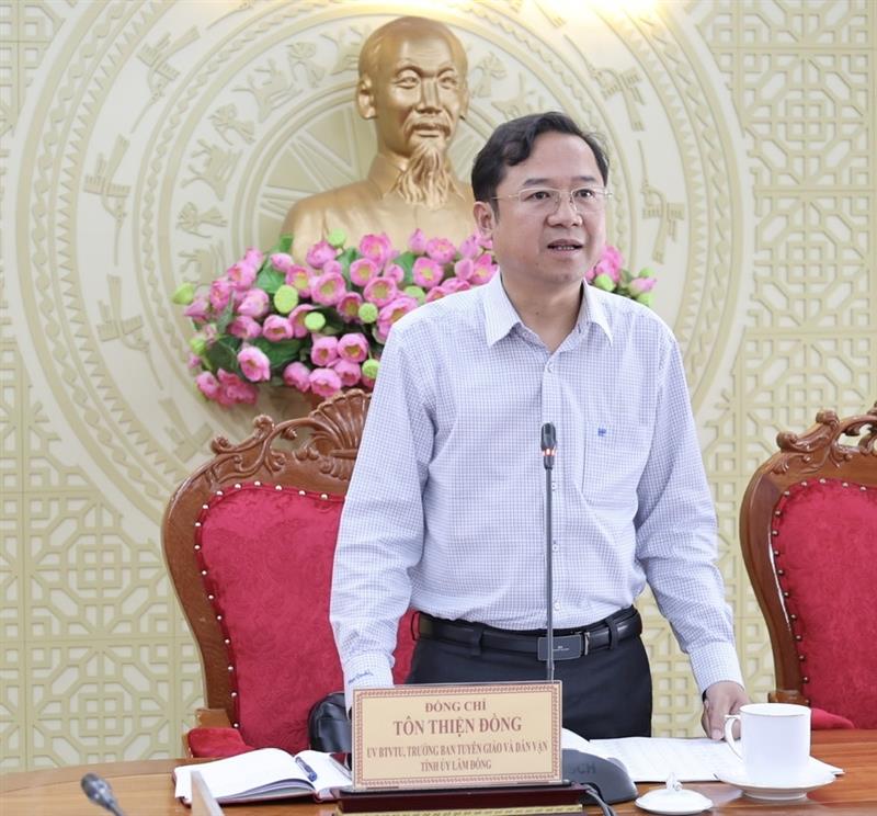 Trưởng Ban Tuyên giáo và Dân vận Tỉnh ủy Lâm Đồng Tôn Thiện Đồng phát biểu tại hội nghị
