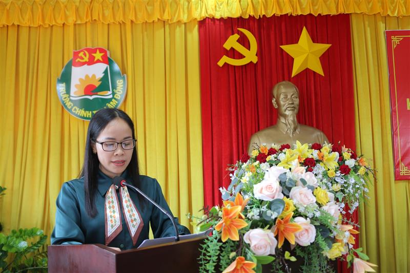 Đồng chí Kiều Thị Ninh – Ban Tuyên giáo Tỉnh ủy Lâm Đồng tham luận “Nhận diện, đấu tranh phản bác thông tin, quan điểm sai trái, xuyên tạc chiến dịch Điện Biên Phủ góp phần bảo vệ nền tảng tư tưởng của Đảng hiện nay”.