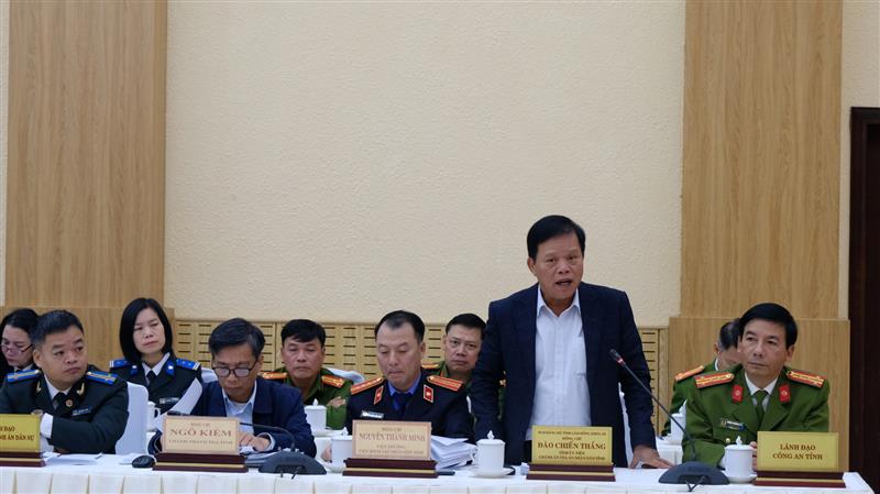 Đồng chí Đào Chiến Thắng - Chánh án TAND tỉnh trả lời kiến nghị của công dân
