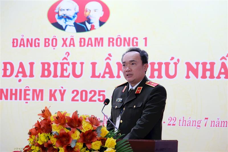 Thiếu tướng Trương Minh Đương, UVBTV Tỉnh ủy, Giám đốc Công an tỉnh phát biểu chỉ đạo tại đại hội