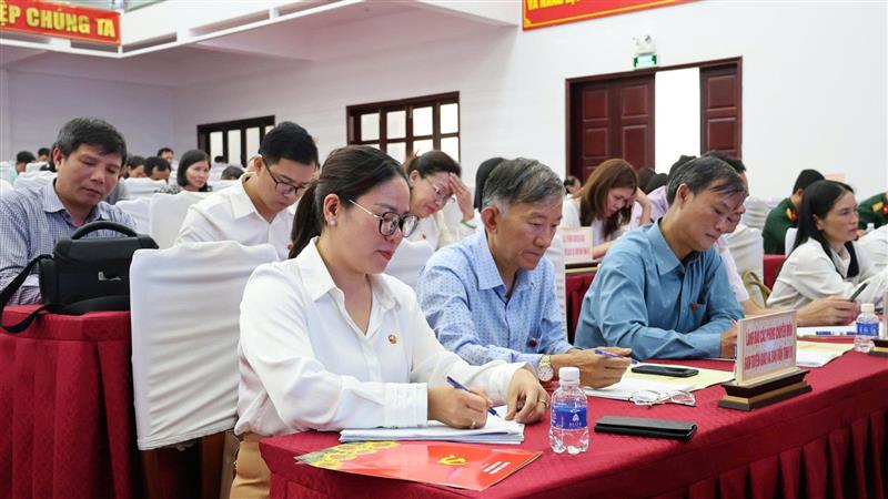 Các đại biểu tham dự hội nghị