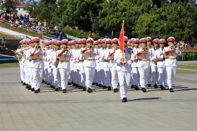 Đoàn công an các địa phương duyệt đội hình qua lễ đài