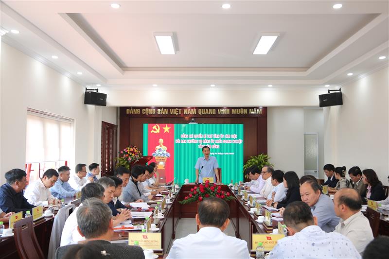 Quang cảnh buổi làm việc.