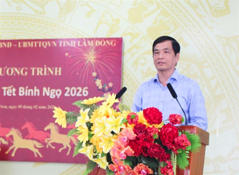 Đồng chí Võ Thanh Bình - Ủy viên Ban Thường vụ Tỉnh ủy, Trưởng Ban Tuyên giáo và Dân vận Tỉnh ủy phát biểu chúc Tết