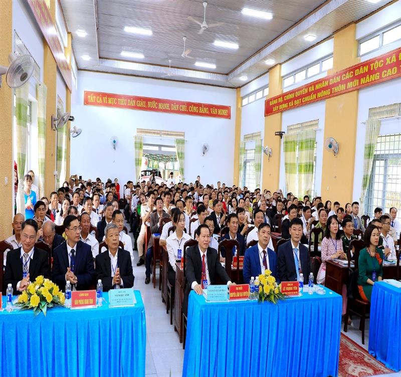 Lãnh đạo tỉnh Lâm Đồng, khách mời cùng 169 đại biểu dự Đại hội Đại biểu Đảng bộ xã Đắk Wil lần thứ I, nhiệm kỳ 2025 - 2030