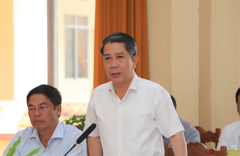 Đồng chí Ngô Văn Ninh - Chủ tịch UBND TP Bảo Lộc báo cáo tại buổi làm việc