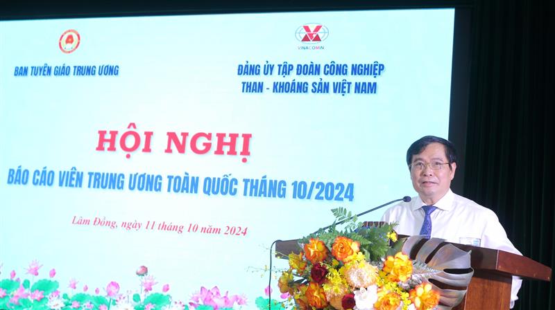 Đồng chí Phan Xuân Thủy - Phó Trưởng Ban Tuyên giáo Trung ương phát biểu kết luận hội nghị và định hướng tuyên truyền