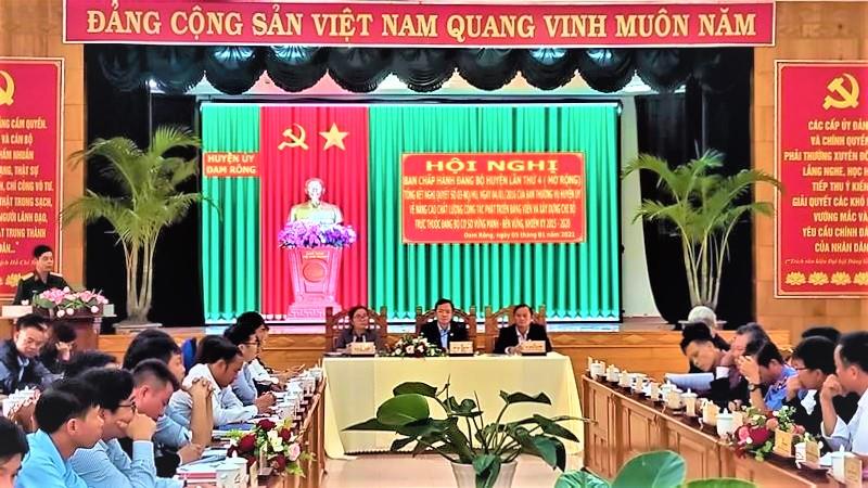 Hội nghị Ban chấp hành Đảng bộ huyện lần thứ 4