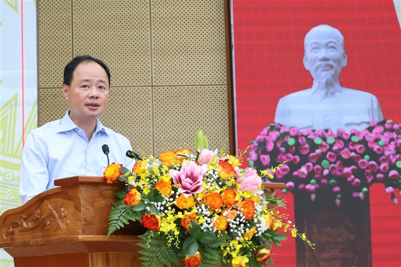 Đồng chí Trần Hồng Thái - Phó Bí thư Tỉnh uỷ, Chủ tịch UBND tỉnh phát biểu chỉ đạo tại hội nghị