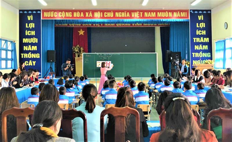 Học sinh Trường Tiểu học thực nghiệm Lê Qúy Đôn, thành phố Đà Lạt.