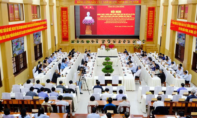 Toàn cảnh Hội nghị.