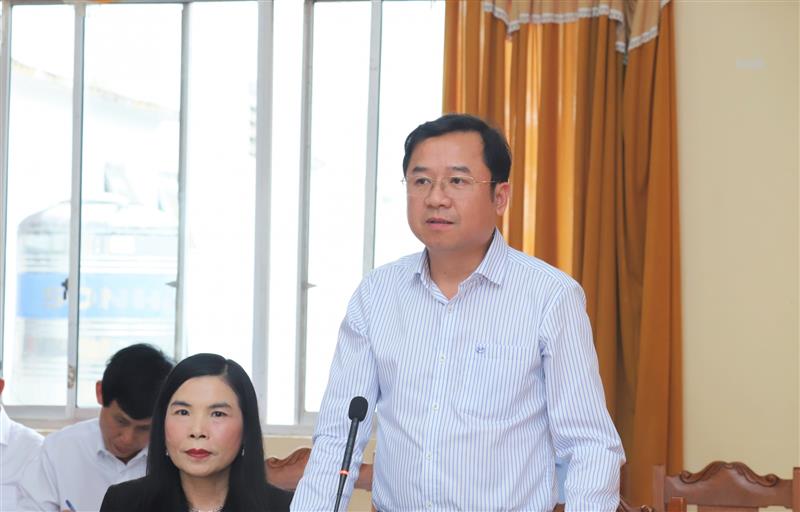 Đồng chí Tôn Thiện Đồng - Ủy viên Ban Thường vụ, Trưởng Ban Tuyên giáo và Dân vận Tỉnh ủy phát biểu tại buổi làm việc