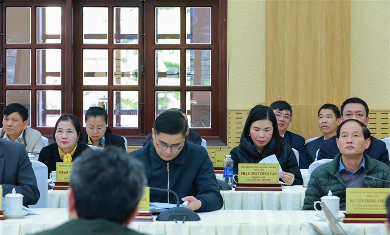 Lãnh đạo các Ban của Tỉnh uỷ, và lãnh đạo một số sở, ngành, tổ chức chính trị - xã hội của tỉnh tham dự Hội nghị 