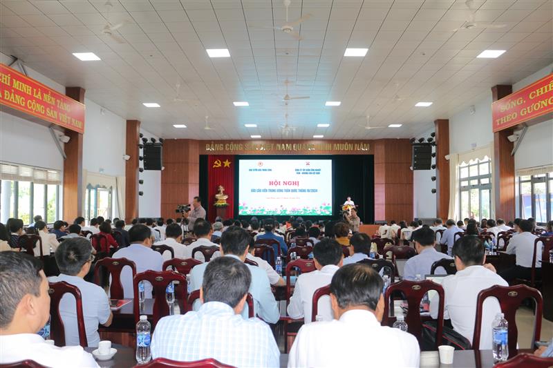 Quang cảnh hội nghị