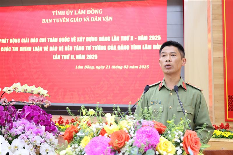 Đại diện Công an tỉnh chia sẻ kinh nghiệm trong triển khai Cuộc thi chính luận bảo vệ nền tảng tư tưởng của Đảng tỉnh Lâm Đồng lần thứ I năm 2024