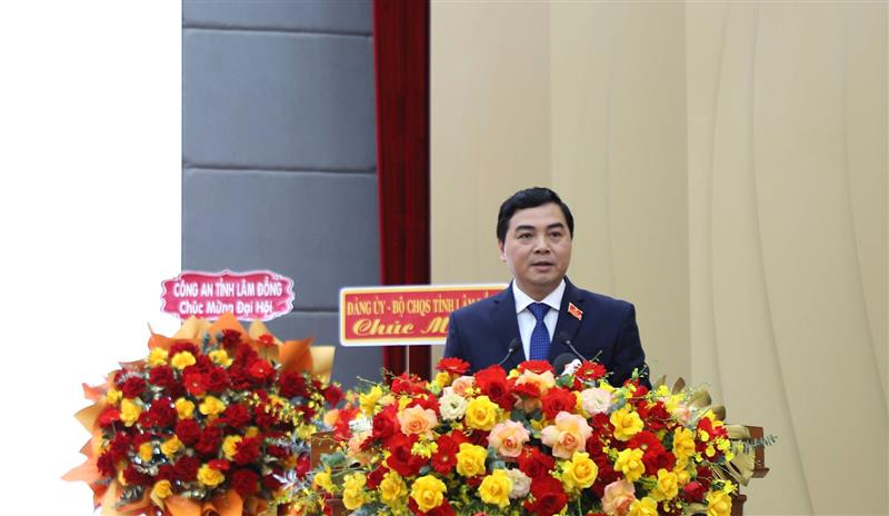 Đồng chí Nguyễn Hoài Anh, Ủy viên dự khuyết Ban Chấp hành Trung ương Đảng, Phó Bí thư Thường trực Tỉnh ủy, Bí thư Đảng ủy Các cơ quan Đảng tỉnh Lâm Đồng phát biểu bế mạc Đại hội