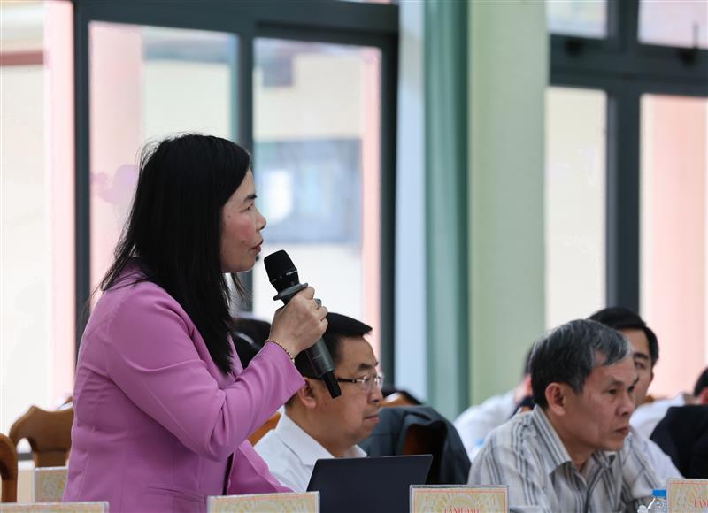 Giám đốc Sở Tài chính đề nghị huyện Đức Trọng cần quyết liệt hơn trong việc thu thuế công thương nghiệp ngoài quốc doanh. 