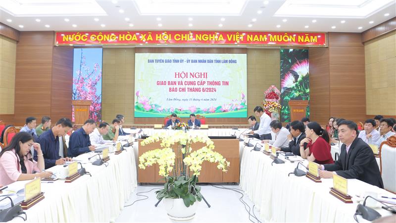 Quang cảnh hội nghị.