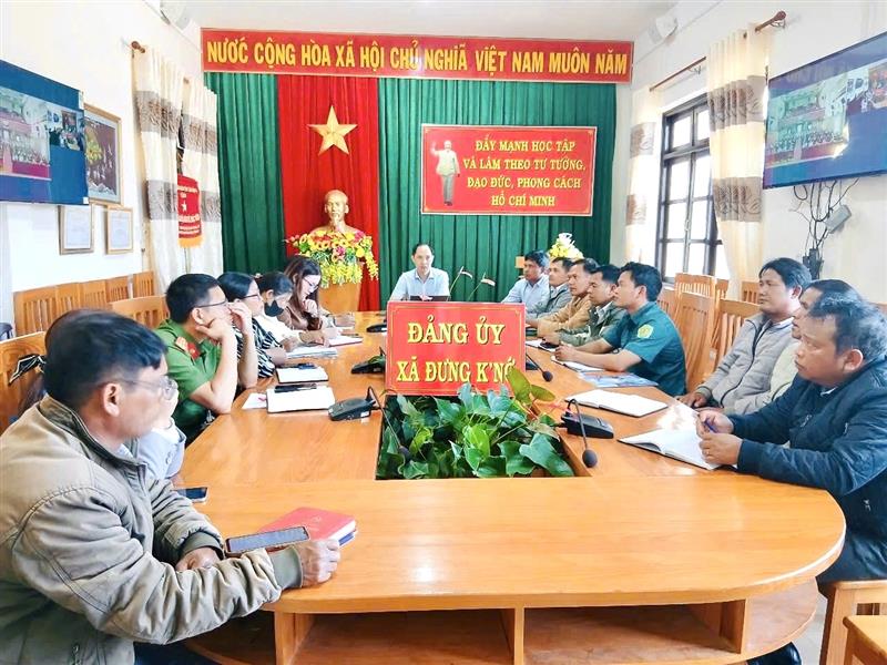 Các đại biểu tham dự hội nghị tại điểm cầu Huyện ủy Lạc Dương