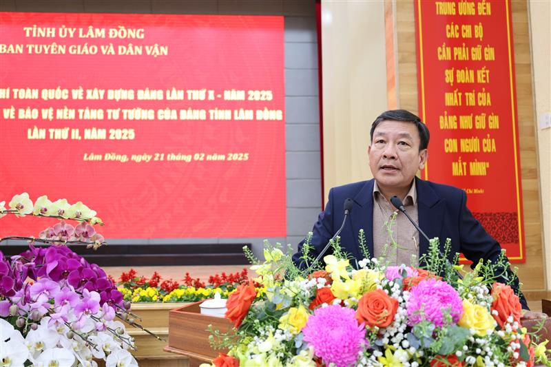 Đồng chí Bùi Thắng - Phó Bí thư Tỉnh ủy phát biểu chỉ đạo