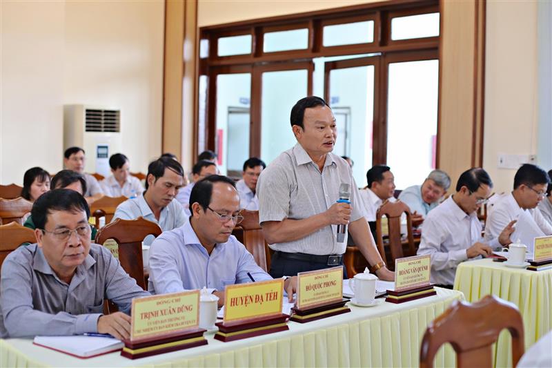 Đại diện lãnh đạo Sở Nông nghiệp và Phát triển nông thôn phát biểu.