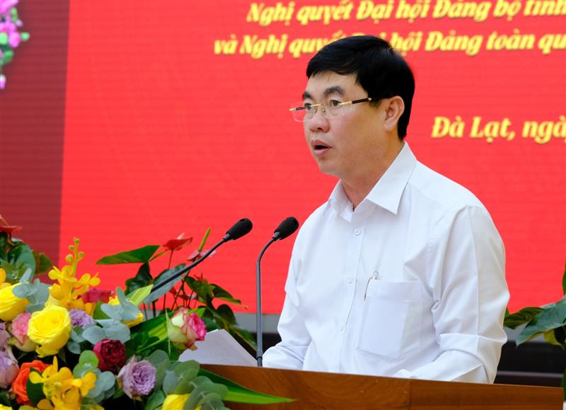 Phó Bí thư Thường trực Tỉnh ủy Trần Đình Văn thông qua nội dung Chỉ thị số 34-CT/TU.