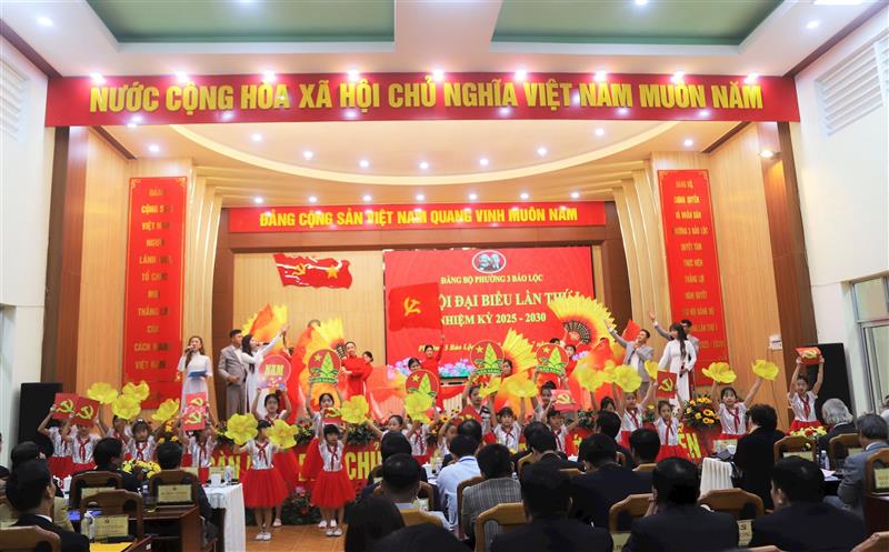 Văn nghệ chào mừng Đại hội