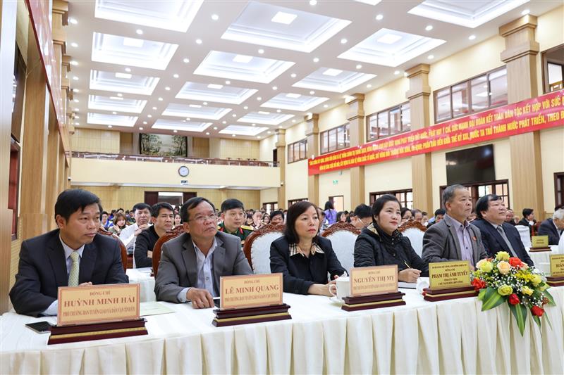 Lãnh đạo các ban, ngành, đoàn thể tỉnh tham dự