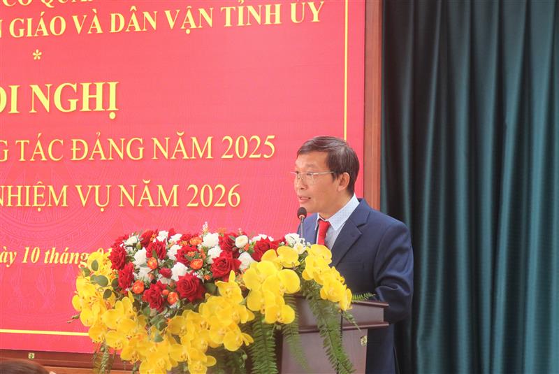 Đ/c Nguyễn Thành Tài, UVBTV Đảng ủy tuyên bố lý do và thông qua chương trình.