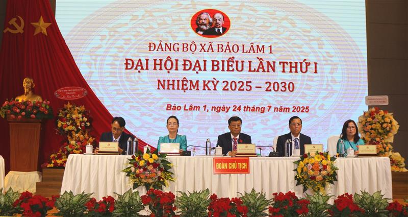 Đoàn Chủ tịch điều hành Đại hội