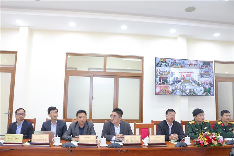 Lãnh đạo các cơ quan, đơn vị tham dự hội nghị tại điểm cầu Ban Tuyên giáo Tỉnh ủy.