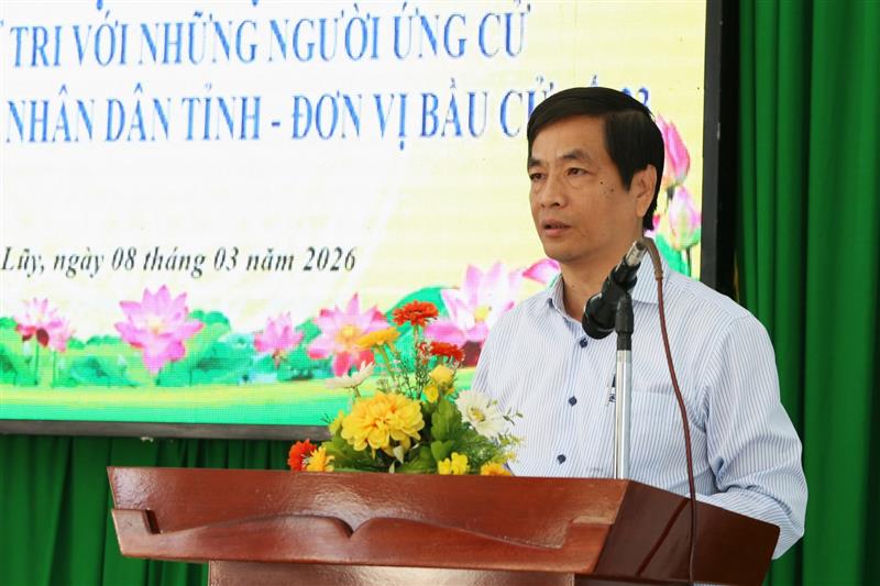 Ứng cử viên Võ Thanh Bình trình bày chương trình hành động tại hội nghị tiếp xúc cử tri