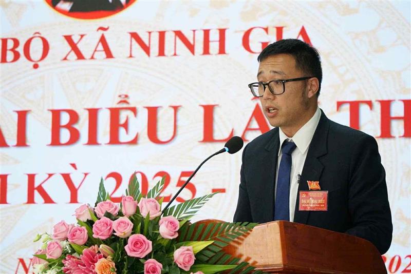 Đồng chí Nguyễn Trần Nhật Huy, Bí thư Đảng ủy xã, phát biểu khai mạc Đại hội