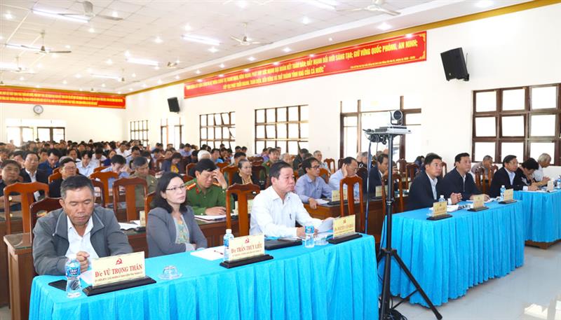 Các đại biểu tham gia học tập, quán triệt Chuyên đề 2023 tại điểm cầu trực tiếp cấp thành phố.